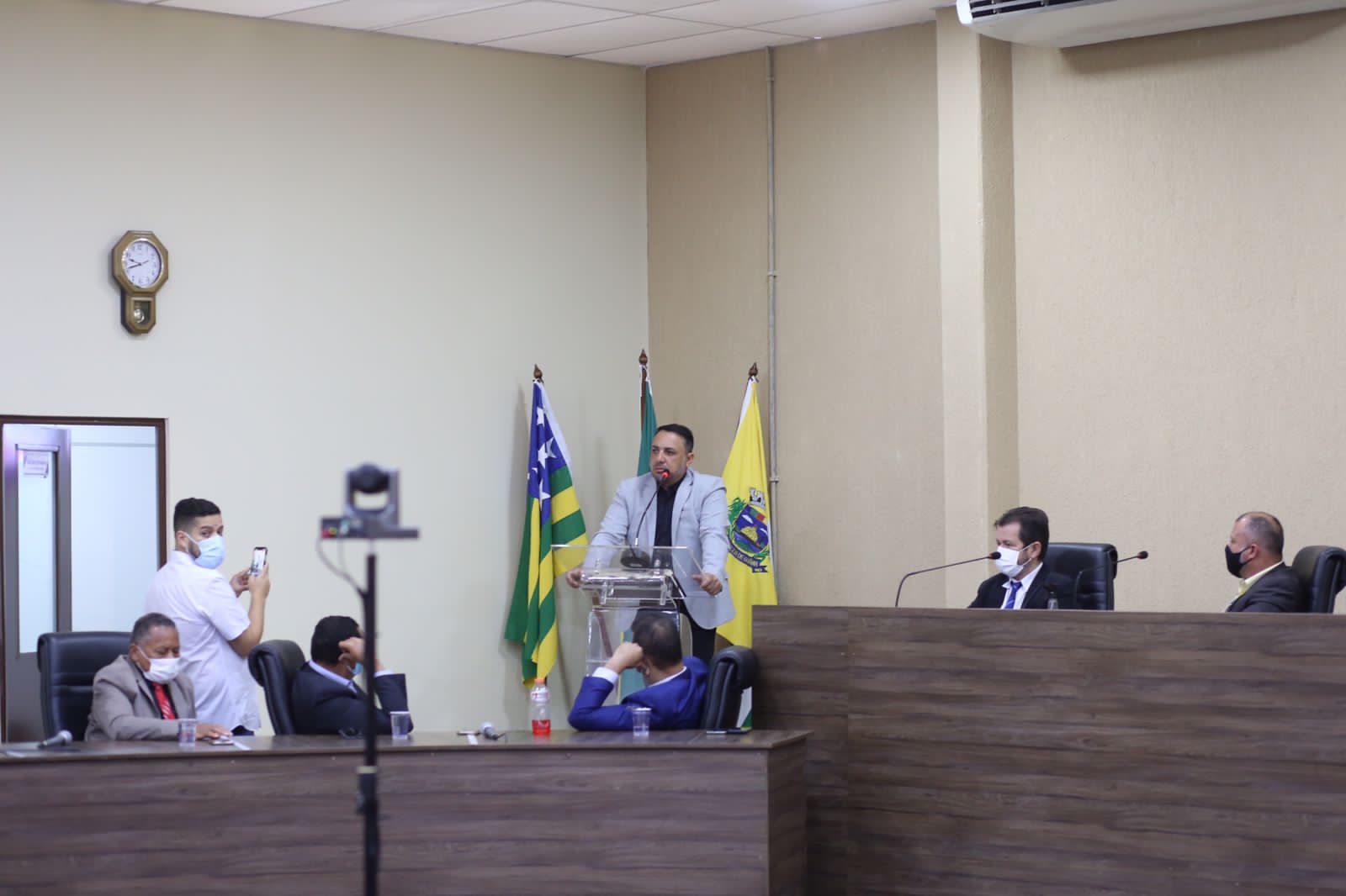 Presidente André Fortaleza faz discurso durante primeira sessão ordinária do ano