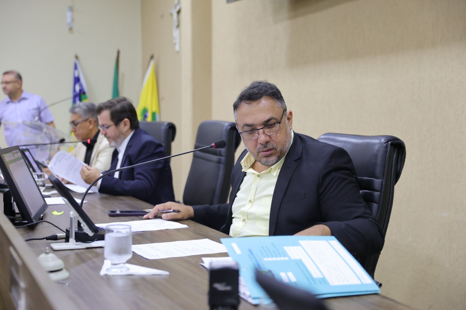 Vereadores aprovam reajuste do piso salarial para profissionais da Educação