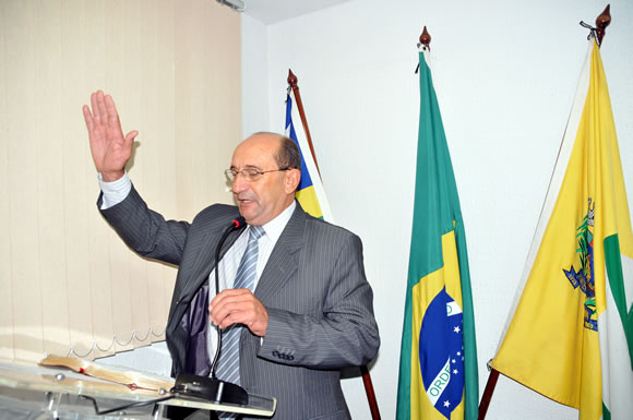 Presidente da Câmara acata determinação judicial e reempossa o vereador Anchieta