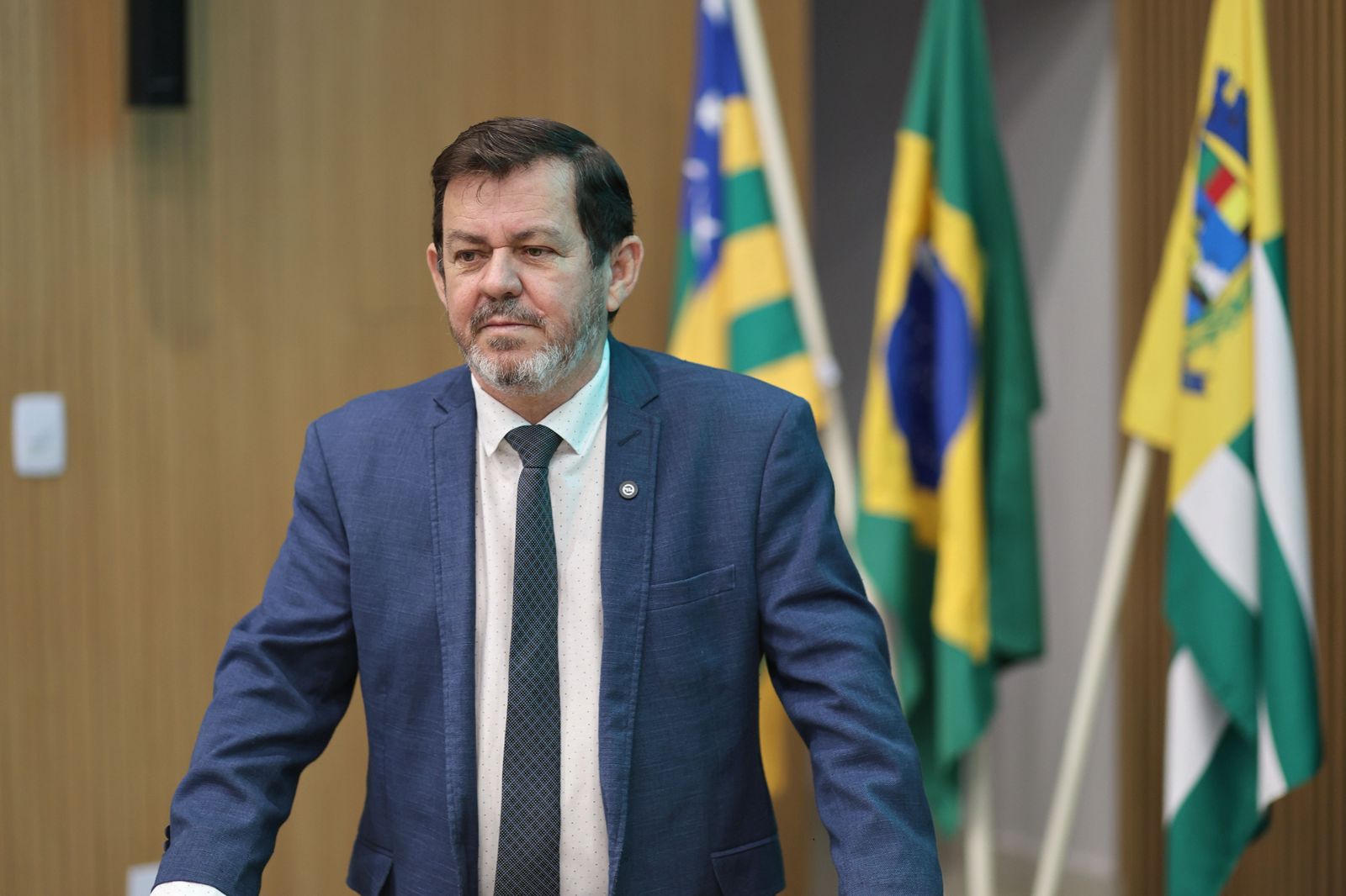 Vereador Gleison Flávio propõe reserva de moradias populares para mulheres vítimas de violência em Aparecida de Goiânia