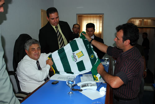 Casa recebe vista de ex-jogador de futebol