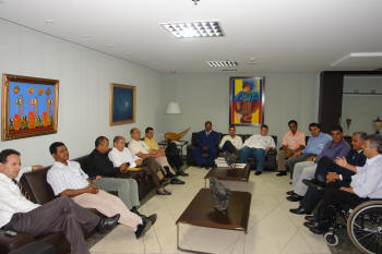 Governador em exercício recebe a Câmara Municipal