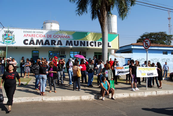 Câmara consegue acordo entre Prefeitura e professores
