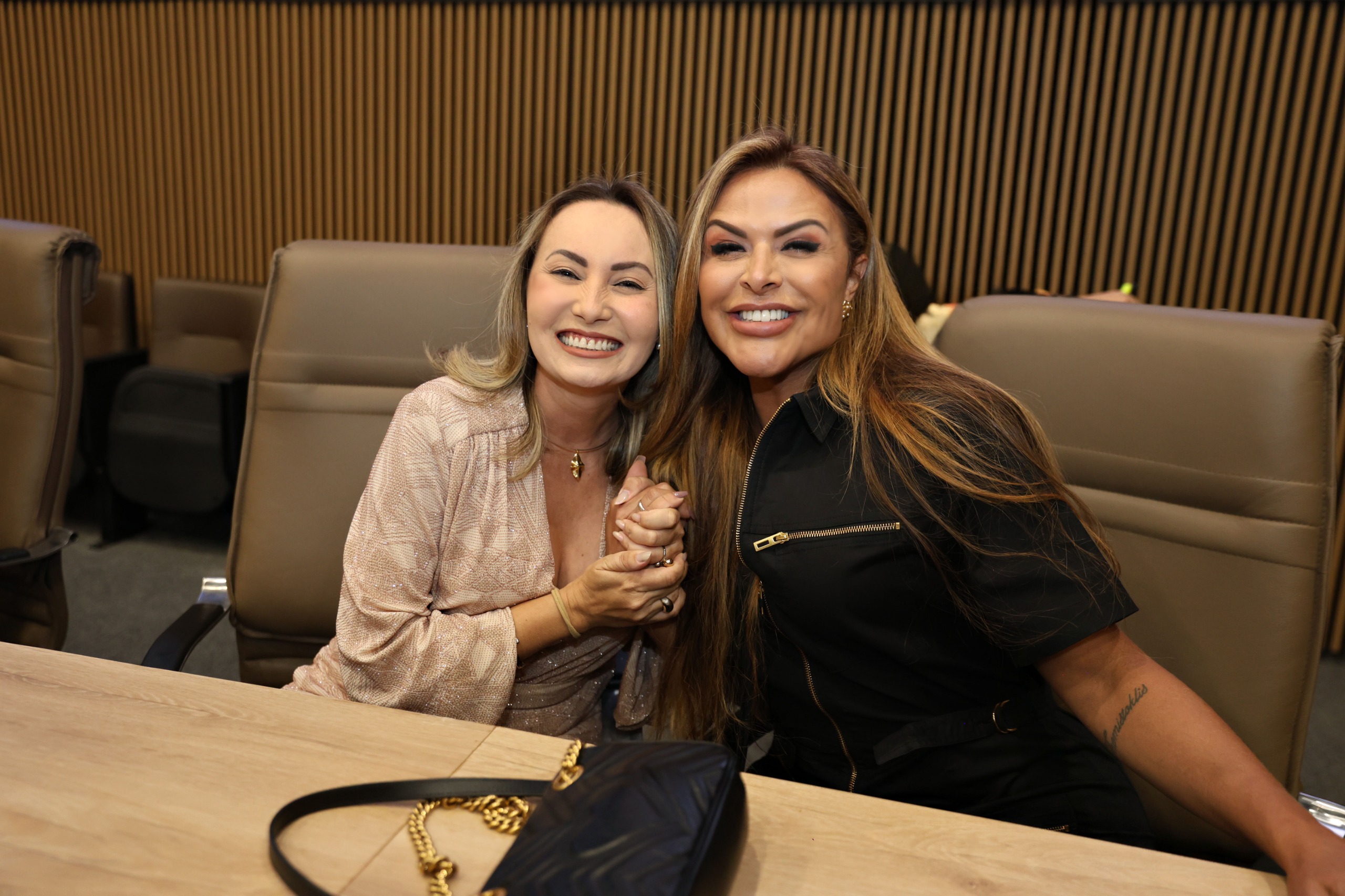 Câmara de Aparecida homenageia mulheres que transformaram a cidade
