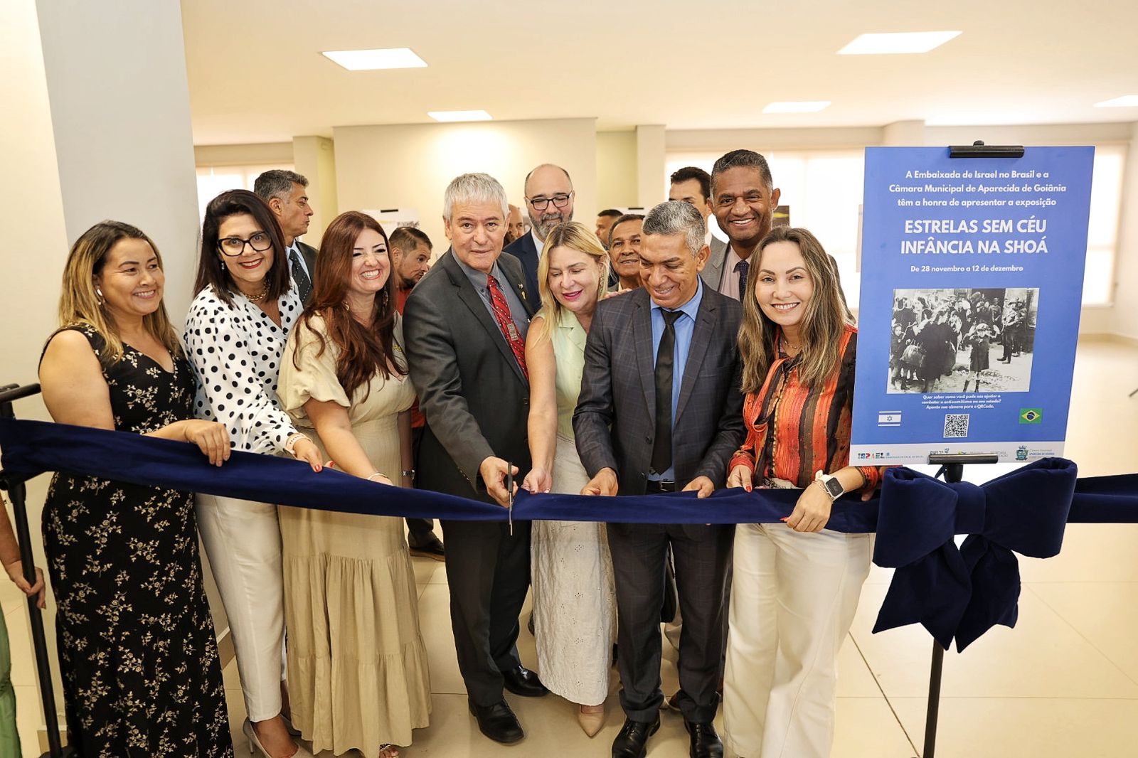 Câmara inaugura exposição sobre o Holocausto com a presença do Embaixador de Israel no Brasil