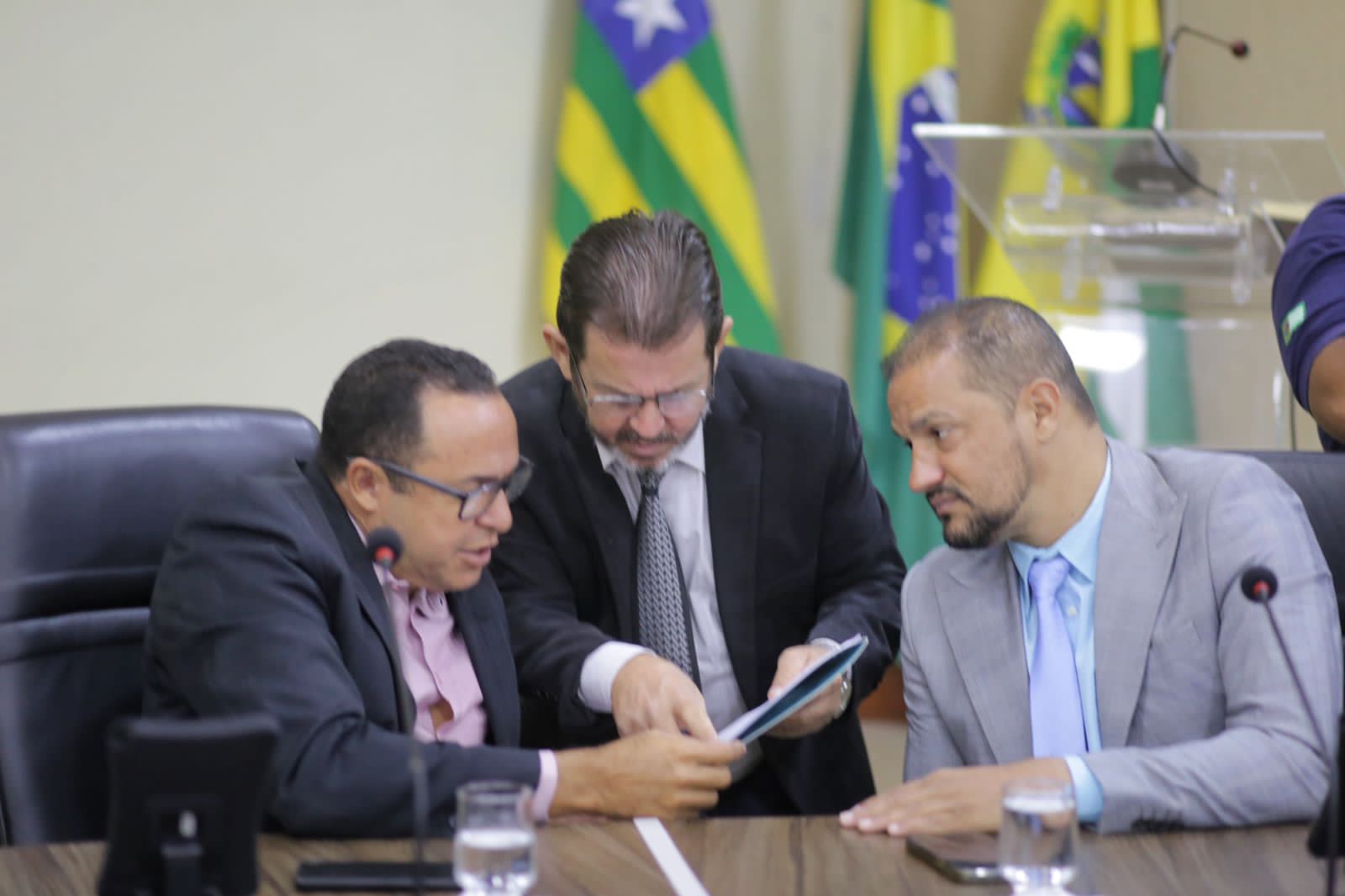 Na primeira sessão do mês, vereadores apreciam inúmeras matérias