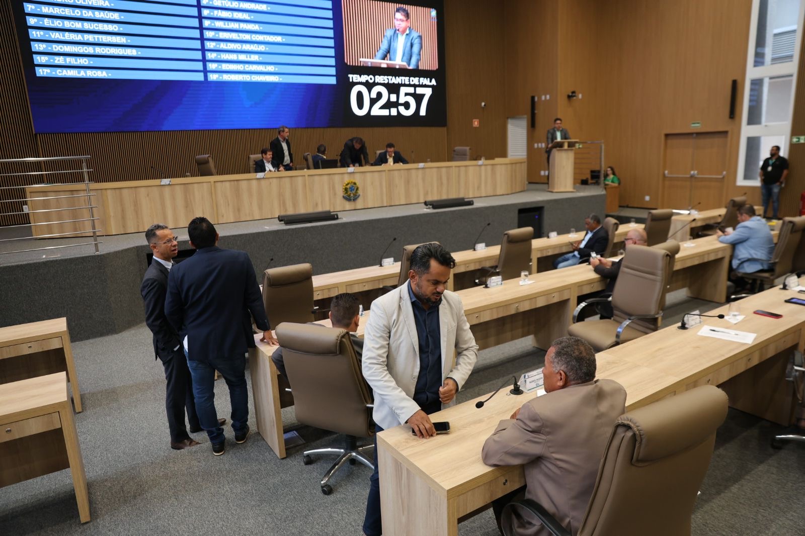 Aprovado projeto de lei que define novas diretrizes de transição para a aposentadoria dos servidores municipais. Aprovado projeto de lei que define novas diretrizes de transição para a aposentadoria dos servidores municipais.
